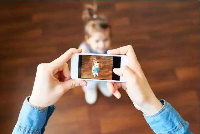社交網(wǎng)絡(luò)曬娃，你問(wèn)過(guò)娃的意見(jiàn)嗎？